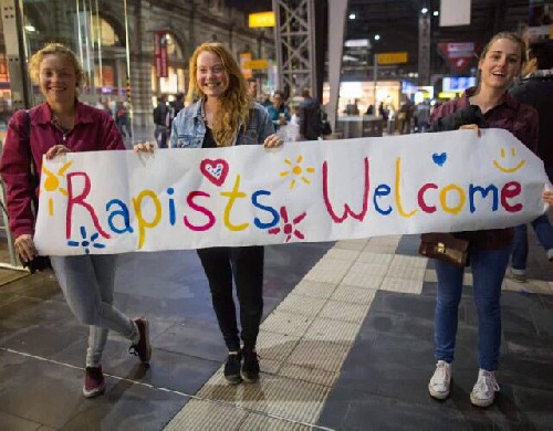 Naam: LiveLeak-dot-com-464_1453423914-LiveLeak-dot-com-726_1452370635-IMG_2016_1453423979.jpg.resized.jpg
Bekeken: 598
Grootte: 64,1 KB
