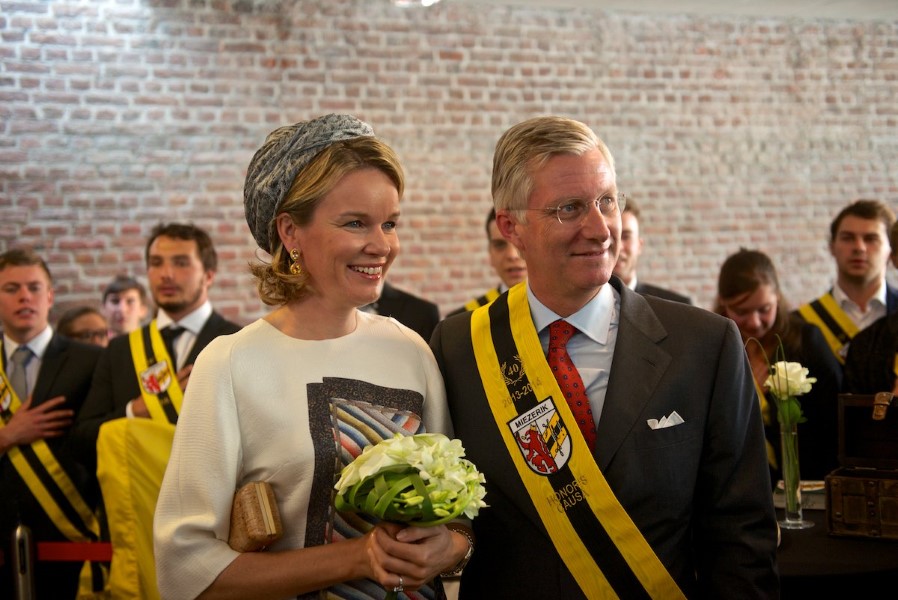 Naam: Koning_Filip_als_Honoris_Causa_van_Miezerik.jpg
Bekeken: 94
Grootte: 126,8 KB