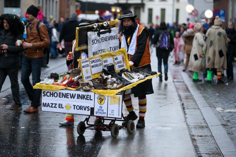Naam: Schoenen.jpg
Bekeken: 139
Grootte: 83,7 KB