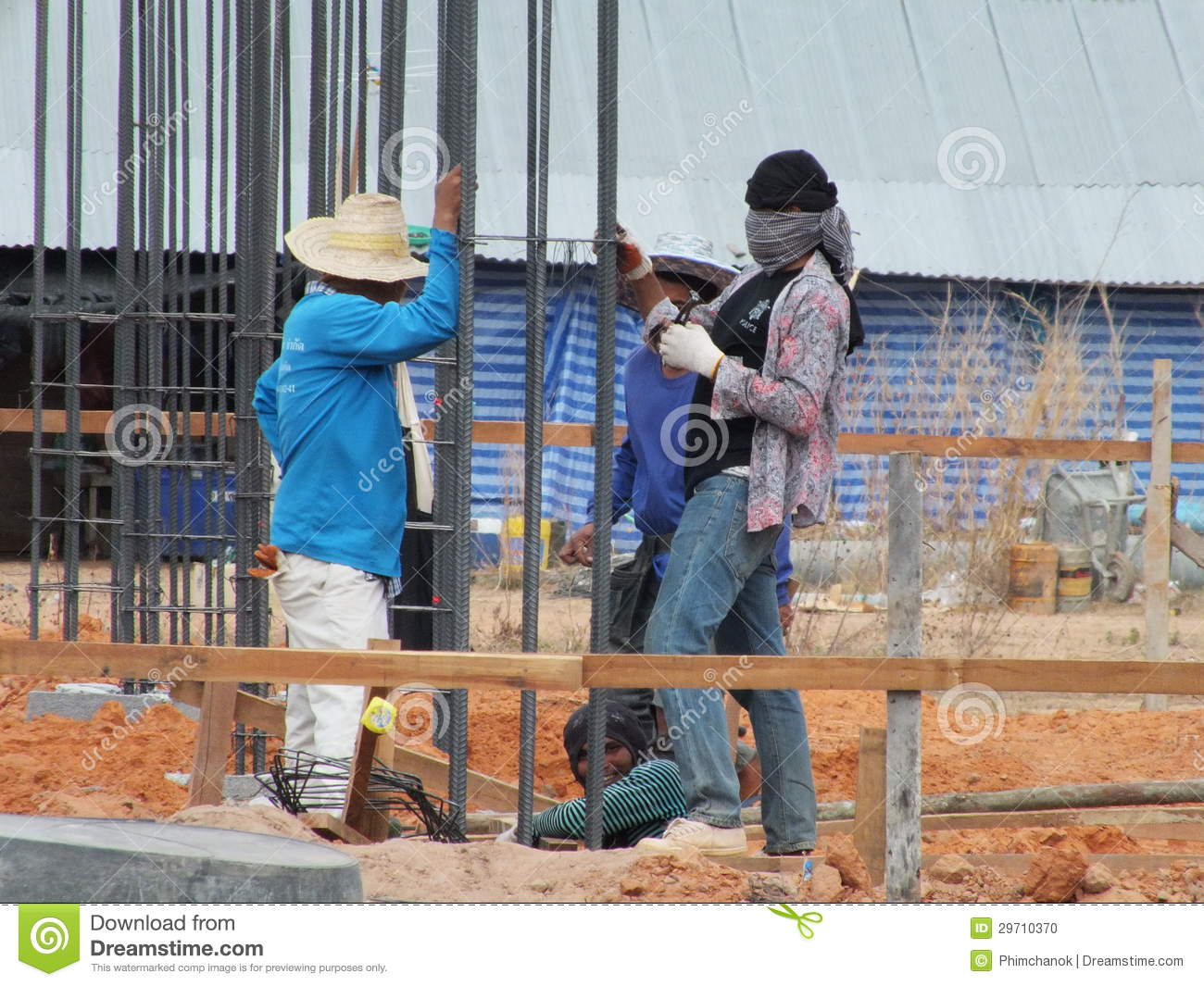 Naam: breng-de-war-bouwen-de-bouwvakkers-de-stichtingen-nakhon-ratchasima-thailand-29710370.jpg
Bekeken: 104
Grootte: 206,9 KB