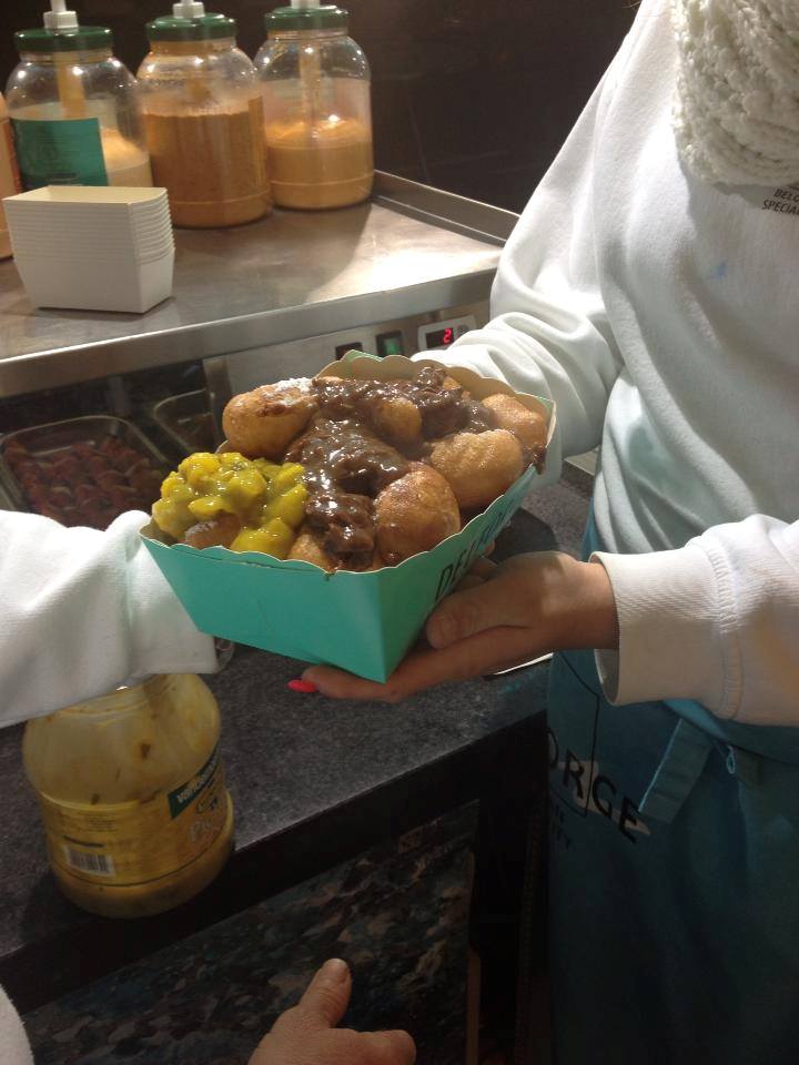 Naam: Londen-Smoutebollen met stoofvleessaus en pickles.jpg
Bekeken: 96
Grootte: 68,0 KB