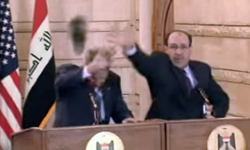 Naam: Bush_shoeing_incident.jpg
Bekeken: 61
Grootte: 30,8 KB