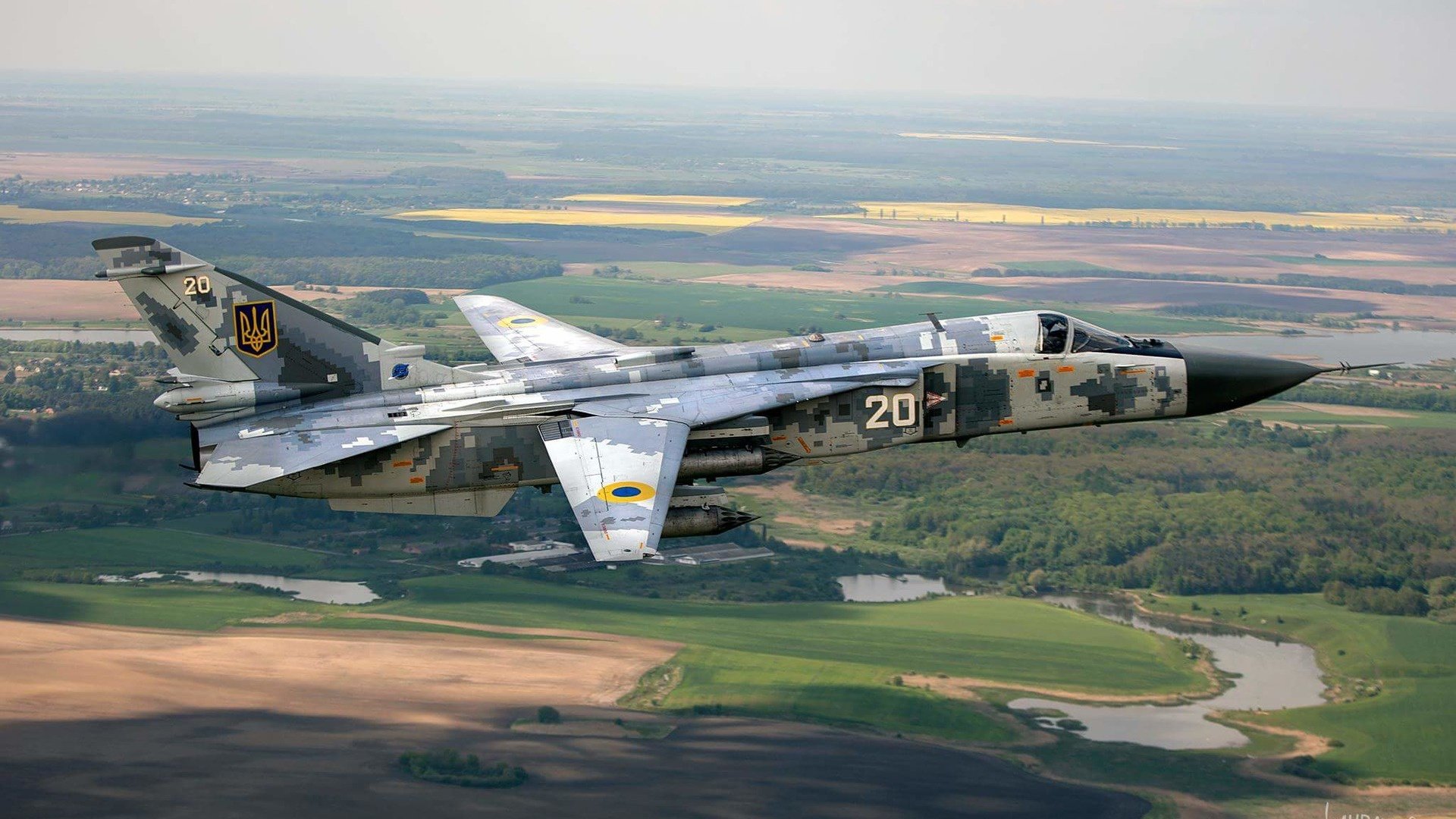 Naam: Su24.jpg
Bekeken: 172
Grootte: 325,1 KB