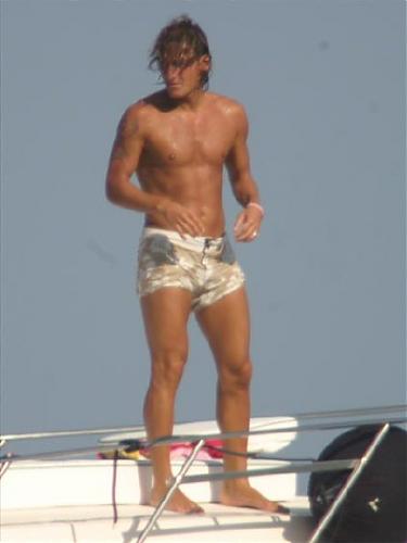Klik op de afbeelding voor een grotere versie

Naam:  TOTTI%2002.jpg
Bekeken: 92
Grootte:  39,8 KB
ID: 17827