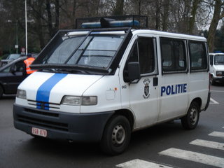 Naam: 320px-Politiecombi_Gent.jpg
Bekeken: 171
Grootte: 36,1 KB