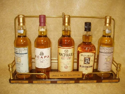 Naam: Plint_met_5_Whiskies.jpg
Bekeken: 94
Grootte: 111,9 KB