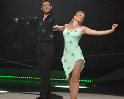 Naam: dancingoniceappermont.jpg
Bekeken: 158
Grootte: 12,6 KB