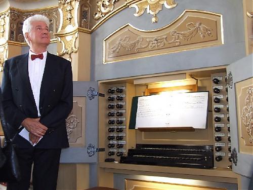 Naam: wie.jpg
Bekeken: 43
Grootte: 37,6 KB