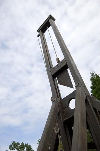Klik op de afbeelding voor een grotere versie

Naam:  guillotine.jpg
Bekeken: 306
Grootte:  176,6 KB
ID: 54435
