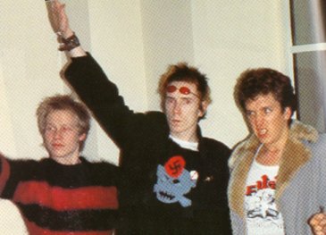 Naam: swastikapistols.jpg
Bekeken: 193
Grootte: 21,1 KB