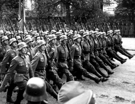 Naam: goosestep_parade_in_warsaw.gif
Bekeken: 171
Grootte: 60,4 KB