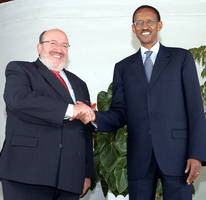 Naam: michel_kagame.jpg
Bekeken: 131
Grootte: 55,4 KB