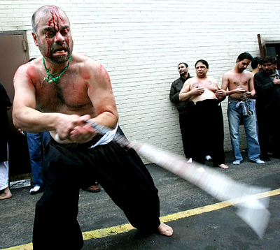 Naam: Ashura in Queens.jpg
Bekeken: 135
Grootte: 164,2 KB