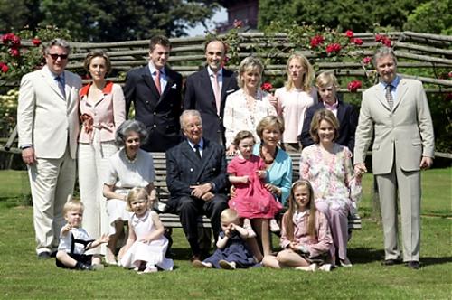 Klik op de afbeelding voor een grotere versie

Naam:  foto kon fam.jpg
Bekeken: 442
Grootte:  178,6 KB
ID: 82000