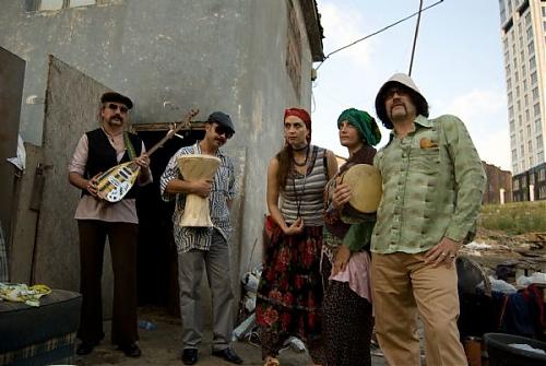 Klik op de afbeelding voor een grotere versie

Naam:  Baba Zula III.jpg
Bekeken: 63
Grootte:  46,1 KB
ID: 82981
