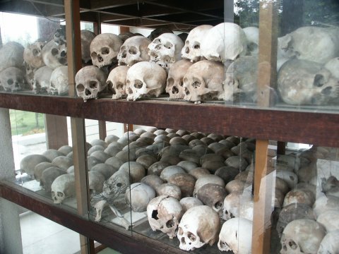 Naam: 1killing_fields_skulls.jpg
Bekeken: 231
Grootte: 44,7 KB