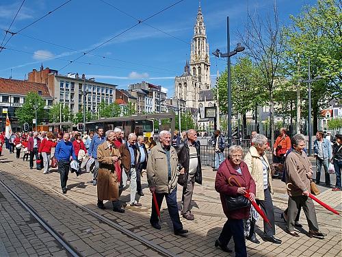Klik op de afbeelding voor een grotere versie

Naam:  1MEI_Antwerpen.jpg
Bekeken: 126
Grootte:  345,7 KB
ID: 85638