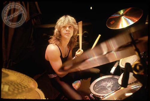 Klik op de afbeelding voor een grotere versie

Naam:  clive_burr.jpg
Bekeken: 136
Grootte:  37,0 KB
ID: 89476