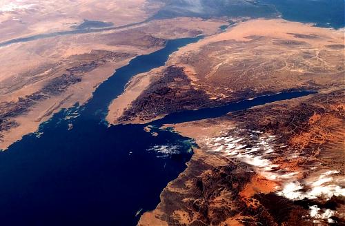 Klik op de afbeelding voor een grotere versie

Naam:  Gulf_of_Suez_from_orbit_2007.JPG‎
Bekeken: 198
Grootte:  492,0 KB
ID: 87256