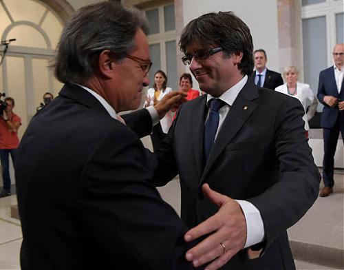 Klik op de afbeelding voor een grotere versie

Naam:  Catalonia-independence-referendum-Artur-Mas-Carles-Puigdemont-1071390.jpg‎
Bekeken: 51
Grootte:  35,3 KB
ID: 107098